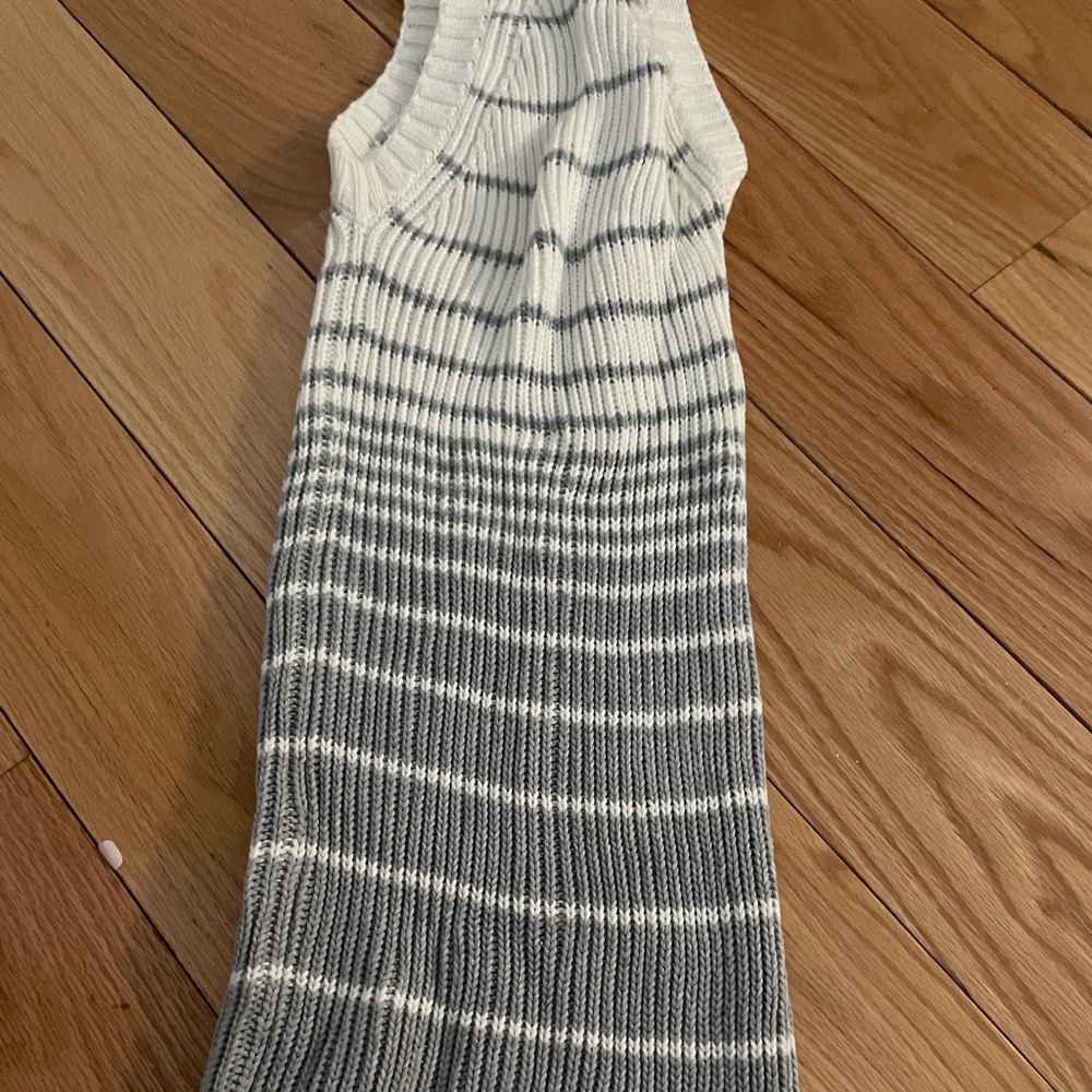 Rumor boutique size small grey and white sweater dress